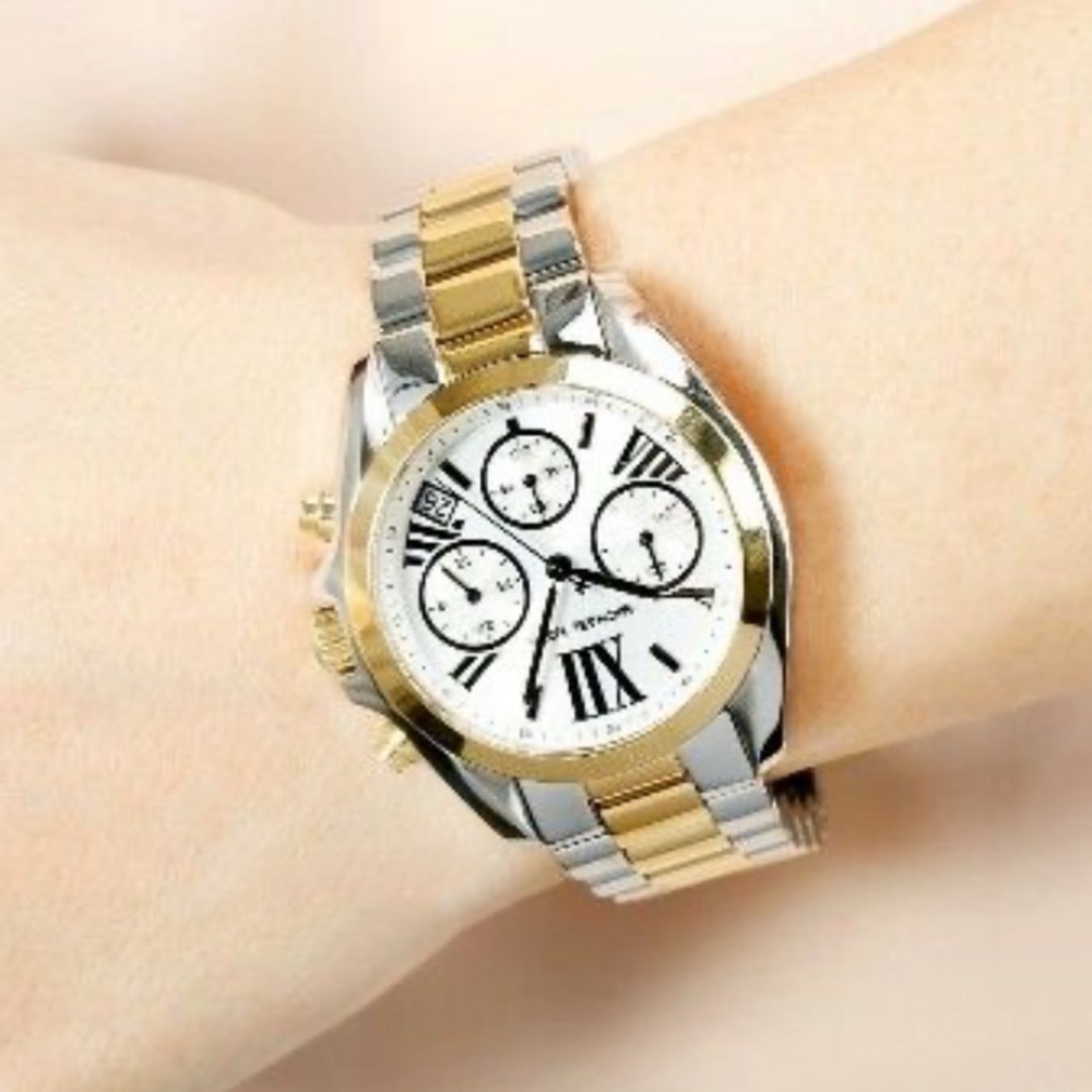 MICHAEL KORS • Bradshaw Bracelet Chronograph Watch - Picture 4 of 8